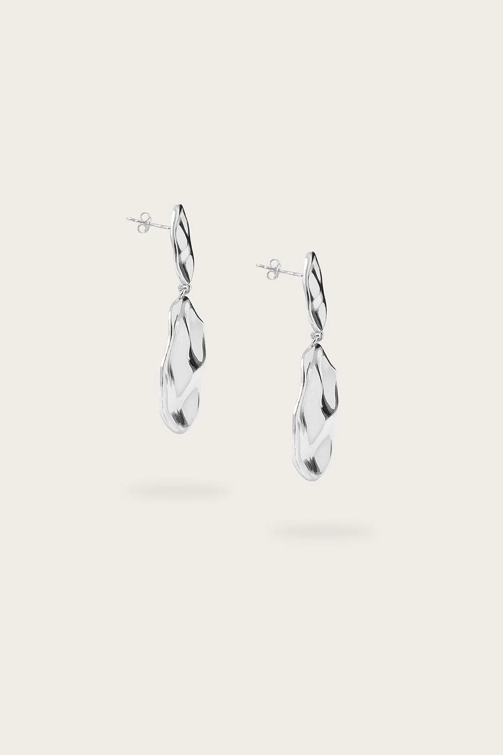 YASMIN Hammered Effect Oval Drop Silver Earrings - Image 2